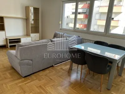 Wohnung 46 m², Siget - 2 Zimmer, Loggia und Parkplatz - 4