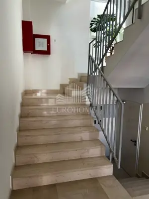 Wohnung 46 m², Siget - 2 Zimmer, Loggia und Parkplatz - 8