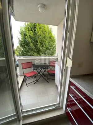 Wohnung 46 m², Siget - 2 Zimmer, Loggia und Parkplatz - 15
