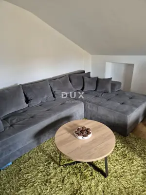 Stan 60 m², Senj - centar, 3 spavaće sobe