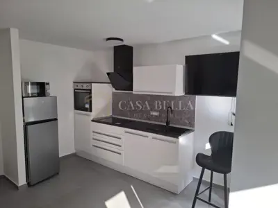 MARČELJEVA DRAGA – UREĐENA GARSONJERA 27 m² ZA DUGOROČNI NAJAM