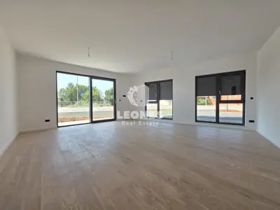 Wohnung 75 m², Umag - Garten und 2 Parkplätze