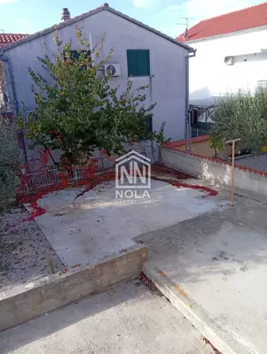 Kuća 135 m², Vodice - okućnica i dvije etaže - 2