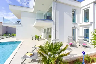 House 469 m², Linardići - pool and 4 apartments - 6
