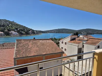 Tisno - kuća s bazenom i pogledom na more - 2