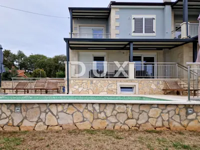 Haus 311 m², Poreč - Pool und Panoramablick - 3