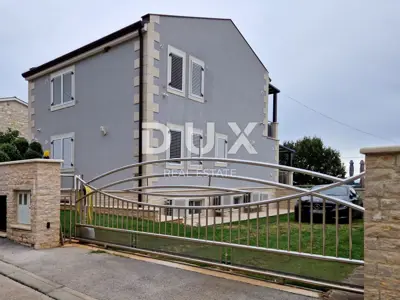 Haus 311 m², Poreč - Pool und Panoramablick - 12
