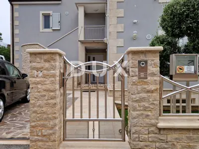 Haus 311 m², Poreč - Pool und Panoramablick - 15
