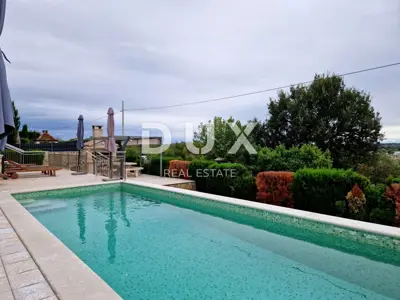 Haus 311 m², Poreč - Pool und Panoramablick - 8