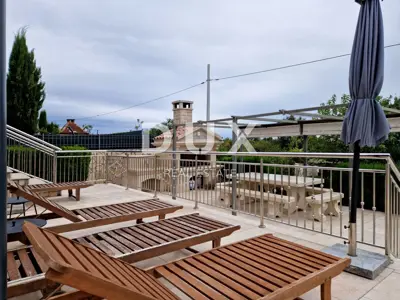 Haus 311 m², Poreč - Pool und Panoramablick - 9