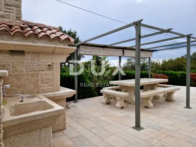 Haus 311 m², Poreč - Pool und Panoramablick - 11