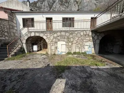 Kamena kuća, Grižane-Belgrad - mirna lokacija i pogled na more