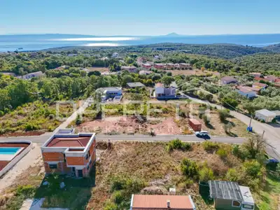 PERUŠKI-ISTRA- zemljište sa ishodovanom građevinskom dozvolom i plaćenim komunal - 2