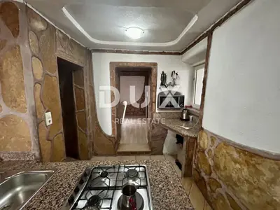 Haus 132 m², Debeljak - Nebengebäude und 2 Parkplätze - 14