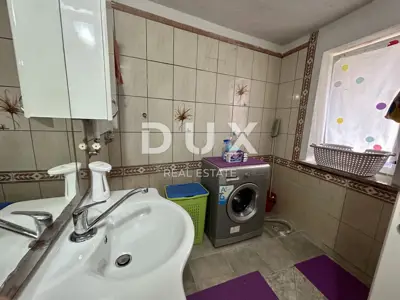 Haus 132 m², Debeljak - Nebengebäude und 2 Parkplätze - 12