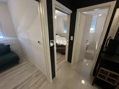 ZADAR, BILI BRIG - Apartment (2 bedrooms + living room) with roof terrace! - 12