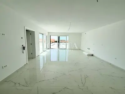 Stan 89 m², Privlaka - 2 spavaće sobe, terasa 91 m² - 4