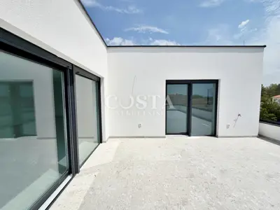 Stan 89 m², Privlaka - 2 spavaće sobe, terasa 91 m² - 8