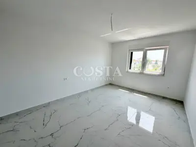 Stan 89 m², Privlaka - 2 spavaće sobe, terasa 91 m² - 6