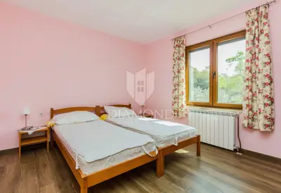 Apartmanska kuća sa 4 stana nedaleko od Poreča - 13