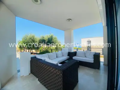 Kuća, Brač, 182 m², 900 000 € - 12