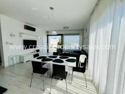Kuća, Brač, 182 m², 900 000 € - 7