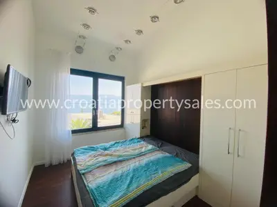 Kuća, Brač, 182 m², 900 000 € - 8