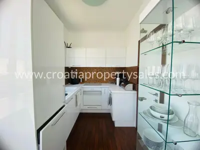 Kuća, Brač, 182 m², 900 000 € - 11
