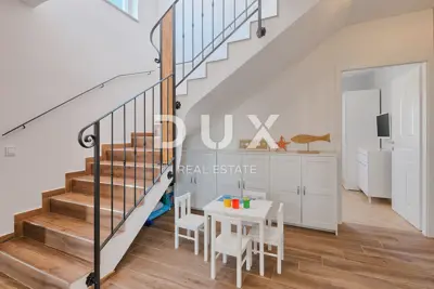 Villa 180 m², Štinjan - Pool und Sonnenterrasse - 20