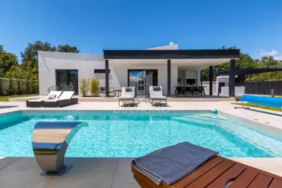 House 70 m², Ližnjan - heated pool and grounds 1,118 m² - 2