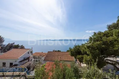 Marušići, prodaja, kuća sa dva apartmana, pogled na more - 1