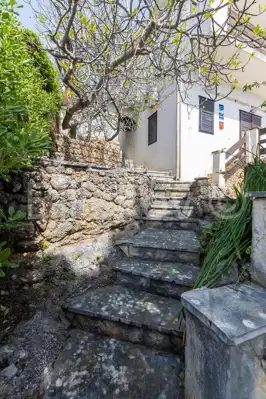 Marušići, prodaja, kuća sa dva apartmana, pogled na more - 3