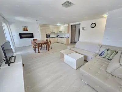 Modern eingerichtete Wohnung in der Nähe des Zentrums von Pula mit Garten und Parkplatz - 7