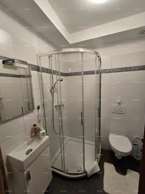 Modern eingerichtete Wohnung in der Nähe des Zentrums von Pula mit Garten und Parkplatz - 11