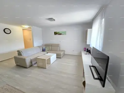 Modern eingerichtete Wohnung in der Nähe des Zentrums von Pula mit Garten und Parkplatz - 3
