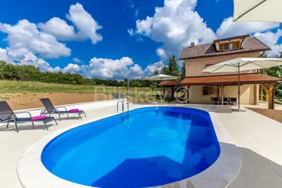 Kuća 106 m², Janja Gora, grijani bazen i priroda