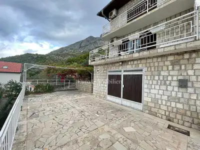 Kuća 250 m², Brist - panoramski pogled na more i otoke