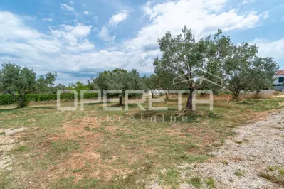 Građevinsko zemljište 778 m², Peroj - miran dio blizu mora - 2