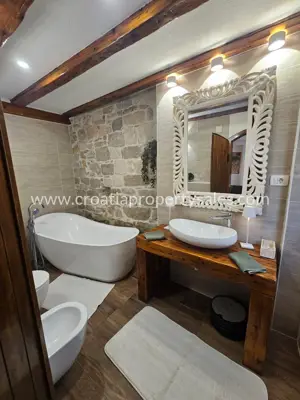 Kuća 150 m², Kaštela - centar, 50 m od mora - 4