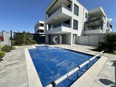 Stan 79 m², Novigrad - grijani bazen i vrt 180 m² - 4