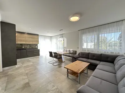 Stan 79 m², Novigrad - grijani bazen i vrt 180 m² - 9