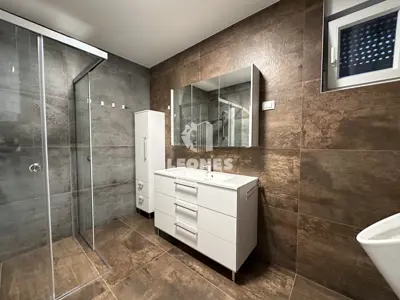 Stan 79 m², Novigrad - grijani bazen i vrt 180 m² - 16
