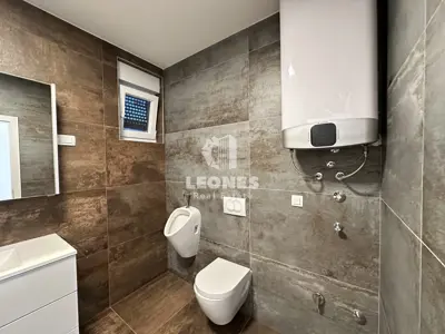 Stan 79 m², Novigrad - grijani bazen i vrt 180 m² - 15