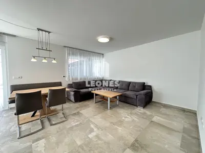 Stan 79 m², Novigrad - grijani bazen i vrt 180 m² - 10