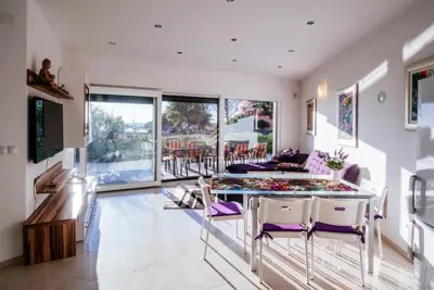 Apartman s vrtom blizu plaže - otok Pag