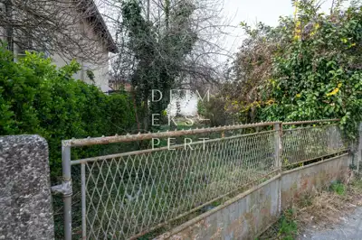 Donja Dubrava, Zagreb, Donja Dubrava, Baugrundstück mit altem - 8