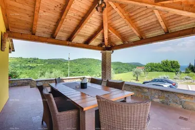Eine schöne Villa mit Swimmingpool in der Nähe von Pazin steht zum Verkauf - 12