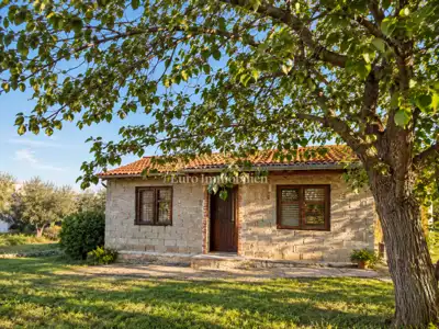 House 116 m², Šijana - quiet location and large yard - 7