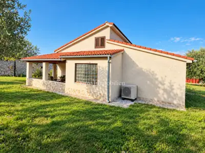 House 116 m², Šijana - quiet location and large yard - 5