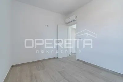 Wohnung 72 m², Umag - 350 m vom Meer und Strand entfernt